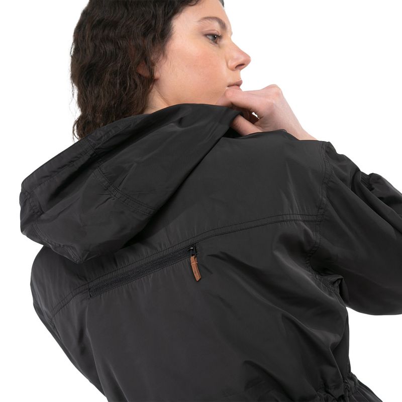 Chaqueta-Liviana-Transformable-Mochila-Mujer-|-Coliseum-Chile
