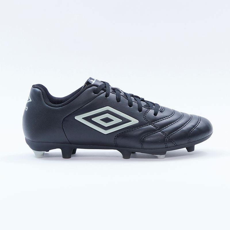 Zapato-De-Futbol-Classico-9-Umbro-|-Coliseum-Chile